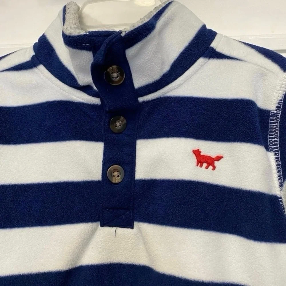 Carter’s Boys Long Sleeved  fleece Shirt bundle of 2 size 4T smoke pet free